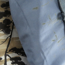 Load image into Gallery viewer, 男着物 紬 アンサンブル 襦袢付 袷 紺色 正絹 男性用きもの 羽織 金閣寺模様 襦袢セット 絞り 三点セット メンズ 仕立て上がり 和服 男物 カジュアル 身丈143cm