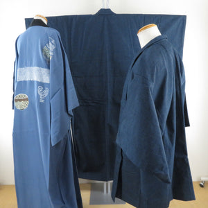 男着物 紬 アンサンブル 袷 紺青色 正絹 男性用きもの メンズ 仕立て上がり 和服 男物 カジュアル 身丈142cm 【キモノオフ野々市若松店】 着物 男性 メンズ 洗える着物 袷着物 単品 「ブルー 紬風」 男着物