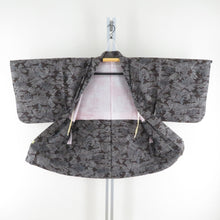 Load image into Gallery viewer, 紬 着物 アンサンブル 羽織付き セット 風景模様 袷 バチ衿 焦げ茶色ｘ灰色 正絹 カジュアル 仕立て上がり 身丈155cm