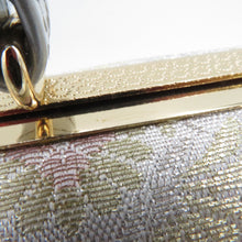 Load image into Gallery viewer, 草履・バッグセット 礼装用 Ｍサイズ フォーマル シルバーｘゴールド 華文柄 24cm