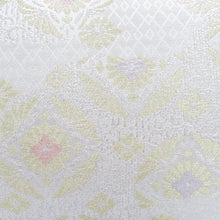 Load image into Gallery viewer, 草履・バッグセット 礼装用 Ｍサイズ フォーマル シルバーｘゴールド 華文柄 24cm