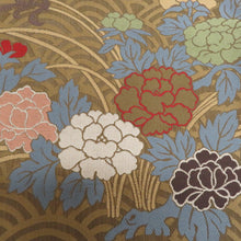 Load image into Gallery viewer, 袋帯 西陣織 未仕立て となみ帯 牡丹青海波紋様 草木染 茶色ｘ緑色ｘ青色 証紙付き 箱付き 六通柄 正絹 仕立て上がり 長さ464cm