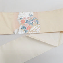Load image into Gallery viewer, 名古屋帯 正絹 ベージュ色ｘピンク色ｘ多色 お太鼓柄 雲と籠に菊紋様 金糸銀糸 カジュアル 仕立て上がり 着物帯 長さ356cm