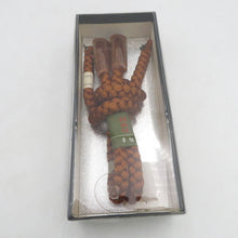 Load image into Gallery viewer, 和小物 羽織紐 男性用 茶色 丸組 手組紐 箱付き 正絹 メンズ用 和装小物 モスグリーン