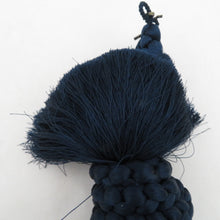 Load image into Gallery viewer, 和小物 羽織紐 まとめて 3点セット 男性用 絹 紺色 丸組 手組紐 正絹 メンズ用 和装小物 撚り房 舞台衣裳