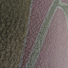 Load image into Gallery viewer, 道行 小豆色ｘ茶色 渋い系 植物模様 正絹 染め模様 着物コート 和装用 ちりよけ 身丈92cm