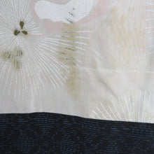 Load image into Gallery viewer, 紬 着物 大島紬 アンサンブル 羽織付き 紺色ｘ青色 縦菱型模様 袷 バチ衿 正絹 仕立て上がり着物 身丈155cm