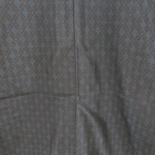 Load image into Gallery viewer, 紬 着物 大島紬 アンサンブル 羽織付き 紺色ｘ青色 縦菱型模様 袷 バチ衿 正絹 仕立て上がり着物 身丈155cm