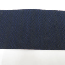 Load image into Gallery viewer, 角帯 正絹 ネイビー 幾何学模様 紳士 男性用 メンズ 男帯 着物 和装 ギザギザ柄 長さ384cm