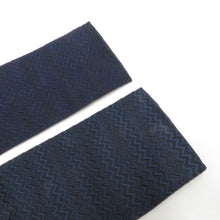 Load image into Gallery viewer, 角帯 正絹 ネイビー 幾何学模様 紳士 男性用 メンズ 男帯 着物 和装 ギザギザ柄 長さ384cm