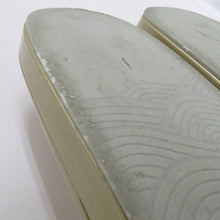 Load image into Gallery viewer, 草履・バッグセット 草履バッグセット ゴールド系 桜・菊・扇面 フリーサイズ 24cm 箱付 フォーマル 留袖 訪問着 付下 色無地 振袖