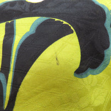 画像をギャラリービューアに読み込む, 小紋 アンティーク着物 正絹 袷 黄緑×グレー 大花柄 バチ衿 昔着物 きものリメイク 和洋ミックスコーデ