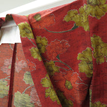 画像をギャラリービューアに読み込む, ウール着物 単衣 深赤地 赤花 黄花 バチ衿 しつけ糸付き カジュアルきもの 普段着物 仕立て上がり ウールきもの 身丈159.3cm