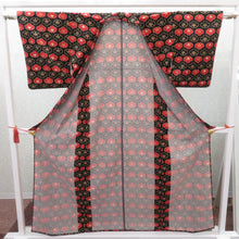 画像をギャラリービューアに読み込む, ウール着物 単衣 黒×赤 椿柄 バチ衿 カジュアルきもの 普段着物 仕立て上がり ウールきもの 和洋ミックス 身丈160.3cm