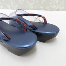 画像をギャラリービューアに読み込む, 草履 雨草履 フリーサイズ ウレタンソール カバー付 日本製 ブルー系×小豆色 エナメル しぐれ履き 爪付