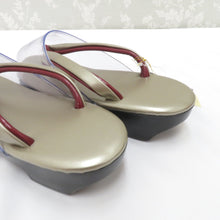 画像をギャラリービューアに読み込む, 草履 雨草履 フリーサイズ ウレタンソール カバー付 日本製 ゴールドグレー×小豆色 エナメル しぐれ履き 爪付