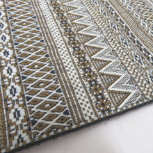 Load image into Gallery viewer, 角帯 正絹 ブルー系×ベージュ系 幾何学縞模様 リバーシブル 紳士 男性用 メンズ 男帯 着物 和装 未仕立て 長さ455cm