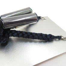 Load image into Gallery viewer, 和小物 羽織紐 男性用 紺色 丸組 手組紐 箱付き 正絹 メンズ用 和装小物