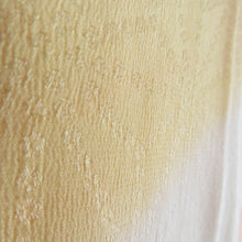 Load image into Gallery viewer, 襦袢 長襦袢 白色ｘ薄黄色ｘサーモンピンク色 麻の葉地紋入り ぼかし染め 正絹 半衿付き 広衿 仕立て上がり 女性着物用 身丈135cm