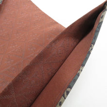 Load image into Gallery viewer, 袋帯 洒落袋帯 紹巴織 正絹 金糸 名物裂紋様 茶色ｘ薄紫色ｘ緑色 全通柄 仕立て上がり 着物帯 長さ440cm