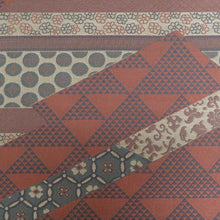 Load image into Gallery viewer, 袋帯 洒落袋帯 紹巴織 正絹 金糸 名物裂紋様 茶色ｘ薄紫色ｘ緑色 全通柄 仕立て上がり 着物帯 長さ440cm