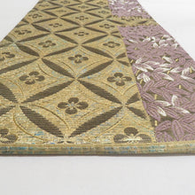 Load image into Gallery viewer, 袋帯 金糸 ゴールド系 六通柄 七宝に植物紋様 金色ｘ薄紫色 フォーマル向け 仕立て上がり 着物帯 長さ440cm