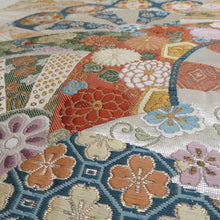 Load image into Gallery viewer, 袋帯 源氏車紋様 ベージュ地 金糸銀糸 金色ｘ多色 カラフル 六通柄 フォーマル向け 仕立て上がり 着物帯 長さ440cm