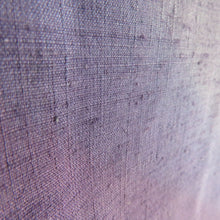 画像をギャラリービューアに読み込む, 紬 着物 洒落袋帯とセット 漢方染め 菅原結 落款入り 作家物 紫色 ぼかし 斜め縞模様 広衿 正絹 仕立て上がり着物 身丈162cm