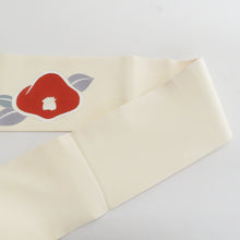 画像をギャラリービューアに読み込む, 名古屋帯 正絹 染帯 オフホワイトｘ朱色 椿紋様 お太鼓柄 カジュアル 仕立て上がり 着物帯 長さ361cm