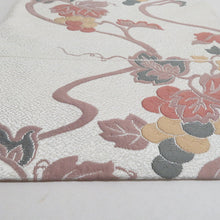 画像をギャラリービューアに読み込む, 名古屋帯 八寸帯 カジュアル 正絹 白色ｘ薄茶色ｘ薄緑色 葡萄紋様 六通柄 カジュアル 仕立て上がり 着物帯 長さ351cm