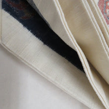 画像をギャラリービューアに読み込む, 名古屋帯 紬 白色ｘ紺色ｘ薄紫色 更紗模様 正絹 六通柄 カジュアル 仕立て上がり 着物帯
