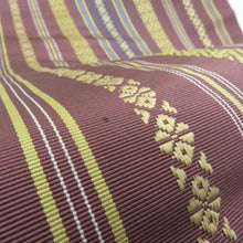 画像をギャラリービューアに読み込む, 名古屋帯 八寸帯 正絹 小豆色ｘ黄色ｘ紫色 献上柄 全通柄 カジュアル 仕立て上がり 着物帯 長さ374cm
