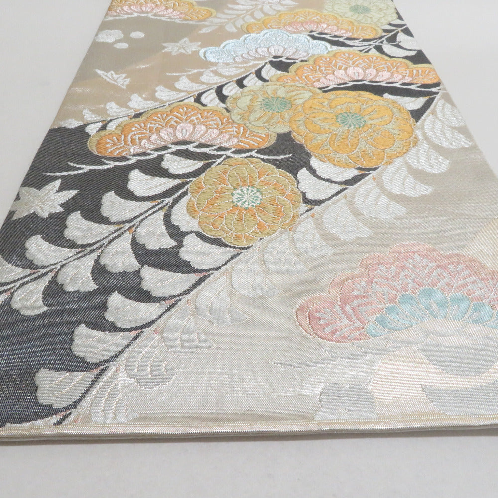 袋帯 松に花模様 菊 梅 花亀甲 波模様 金糸 鴇鼠色 O-6076 華翔苑・藤本仁】 特選西陣織袋帯 ≪御仕立て上がり・中古美品≫ 「松