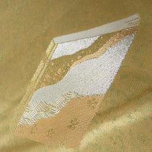 画像をギャラリービューアに読み込む, 袋帯 正絹 塗金引箔 金糸 ゴールド系 翁面紋様 お太鼓柄 金色ｘ緑色 仕立て上がり 着物帯 長さ424cm