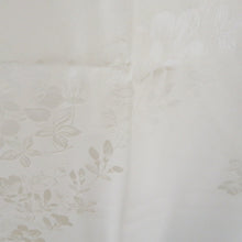 画像をギャラリービューアに読み込む, 襦袢 長襦袢 白系 フォーマル向け クリーム色 地紋入り 花模様 衣文抜き付き 正絹 半衿付き 広衿 仕立て上がり 女性着物用 身丈132cm