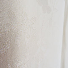 画像をギャラリービューアに読み込む, 襦袢 長襦袢 白系 フォーマル向け クリーム色 地紋入り 花模様 衣文抜き付き 正絹 半衿付き 広衿 仕立て上がり 女性着物用 身丈132cm