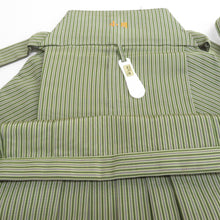 Load image into Gallery viewer, 袴 男性用 米沢織 余り布付き 行燈袴 絹 紐下約89.2cm 緑色ｘ黒色ｘ灰色 男物はかま 仕立て上がり