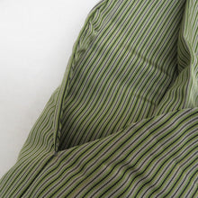 Load image into Gallery viewer, 袴 男性用 米沢織 余り布付き 行燈袴 絹 紐下約89.2cm 緑色ｘ黒色ｘ灰色 男物はかま 仕立て上がり