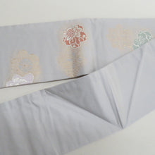 画像をギャラリービューアに読み込む, 名古屋帯 グレー系 薄灰色ｘ多色 金糸 桜模様 六通柄 正絹 カジュアル 仕立て上がり 着物帯 長さ361cm