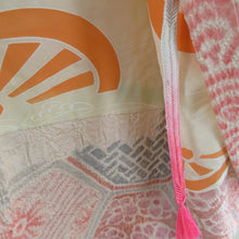画像をギャラリービューアに読み込む, 羽織 正絹 絞り 白色ｘピンク色ｘ灰色 亀甲に花模様 着物コート 着物用 ちりよけ 防寒 上着 リメイク シルク 身丈78cm