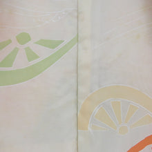 画像をギャラリービューアに読み込む, 羽織 正絹 絞り 白色ｘピンク色ｘ灰色 亀甲に花模様 着物コート 着物用 ちりよけ 防寒 上着 リメイク シルク 身丈78cm