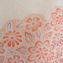 画像をギャラリービューアに読み込む, 羽織 正絹 絞り サーモンピンク色ｘオレンジ色ｘ灰色 雪輪に花柄 着物コート 着物用 ちりよけ 防寒 上着 リメイク シルク 身丈78.5cm