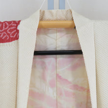 画像をギャラリービューアに読み込む, 羽織 正絹 絞り クリーム色ｘエンジ色 花柄 着物コート 着物用 ちりよけ 防寒 上着 リメイク シルク 身丈76.5cm