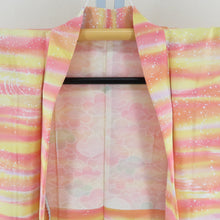 画像をギャラリービューアに読み込む, 羽織 正絹 黄色ｘピンク色 タタキ染め 流水柄 着物コート 着物用 ちりよけ 防寒 上着 リメイク シルク 身丈80cm