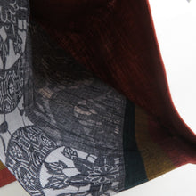 画像をギャラリービューアに読み込む, 名古屋帯 エンジ色ｘ白色ｘ黒色ｘ多色 京袋帯 紬地 全通柄 縞と立涌に花模様 正絹 カジュアル 未仕立て 芯なし 着物帯 長さ369cm