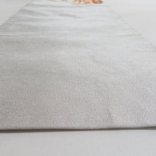 Load image into Gallery viewer, 名古屋帯 つづれ 銀色ｘ金色ｘオレンジ色ｘ多色 銀糸金糸 御所車文様 刺繍入り お太鼓柄 正絹 カジュアル 仕立て上がり 着物帯 長さ336cm