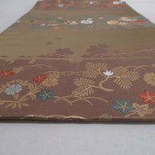 Load image into Gallery viewer, 名古屋帯 正絹 花鳥紋様 六通柄 モカ茶色ｘ緑色ｘ多色 金糸 カジュアル 仕立て上がり 着物帯 長さ346cm