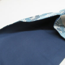 Load image into Gallery viewer, 名古屋帯 正絹 染め紋様 花青海波模様 全通柄 紺色ｘ青色ｘ白色 カジュアル 仕立て上がり 着物帯 長さ346cm