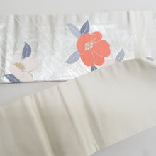 Load image into Gallery viewer, 名古屋帯 正絹 シルバー系 流水に花紋様 銀色ｘオレンジ色 六通柄 カジュアル 仕立て上がり 着物帯 長さ351cm