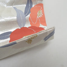 Load image into Gallery viewer, 名古屋帯 正絹 シルバー系 流水に花紋様 銀色ｘオレンジ色 六通柄 カジュアル 仕立て上がり 着物帯 長さ351cm